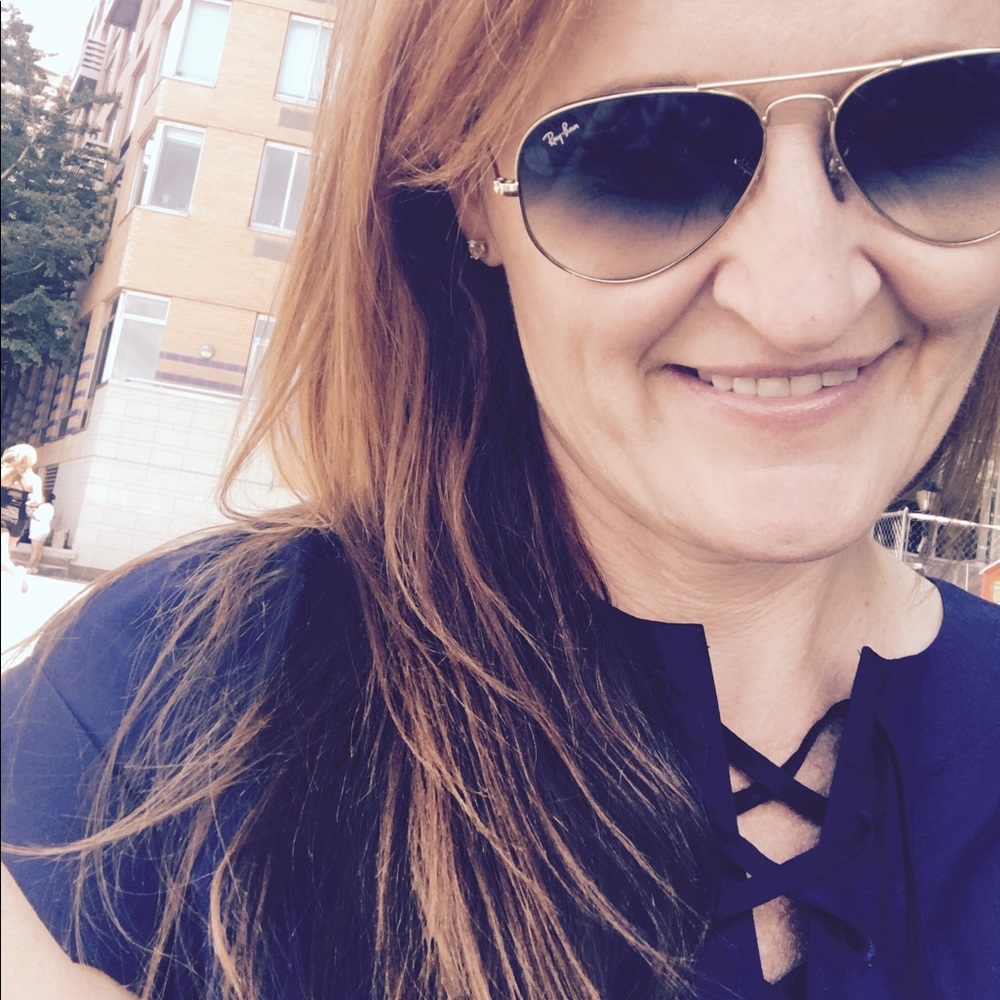 Meet your Posher, April